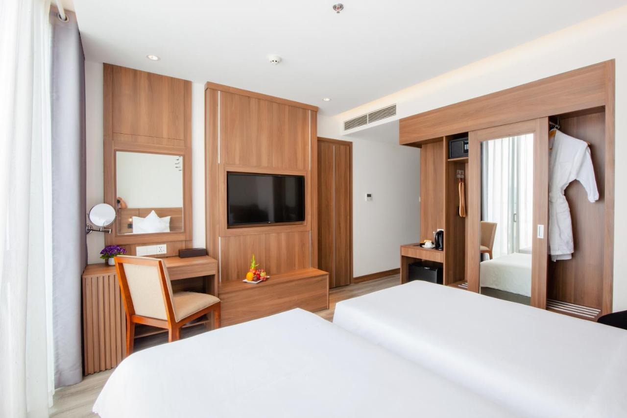 Merlot Hotel Нячанг Экстерьер фото